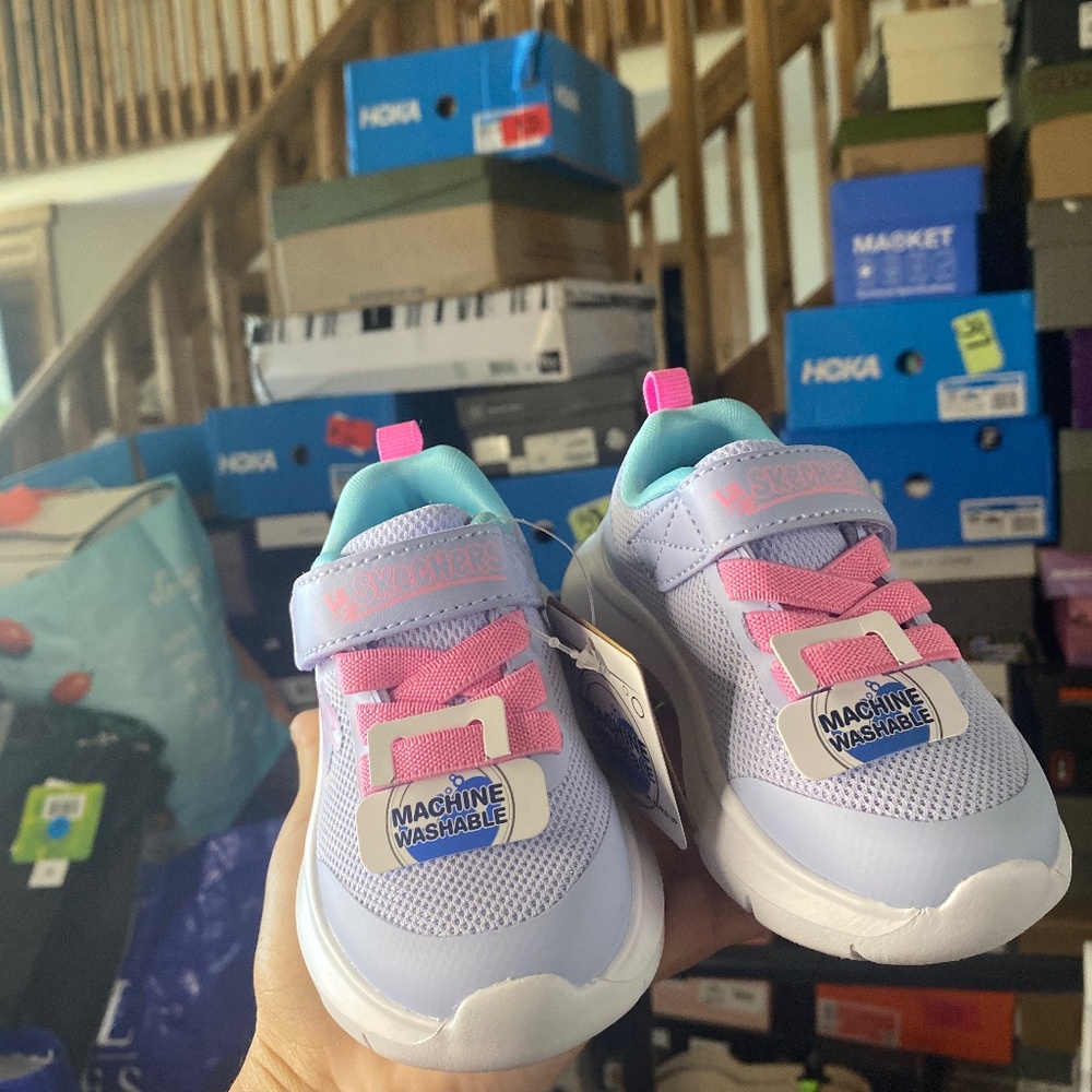 skechers sneakers
